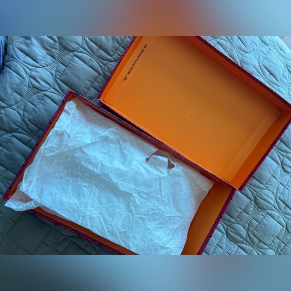 Tory Burch Pink and Orange Patterned Box - Picture 12 of 13